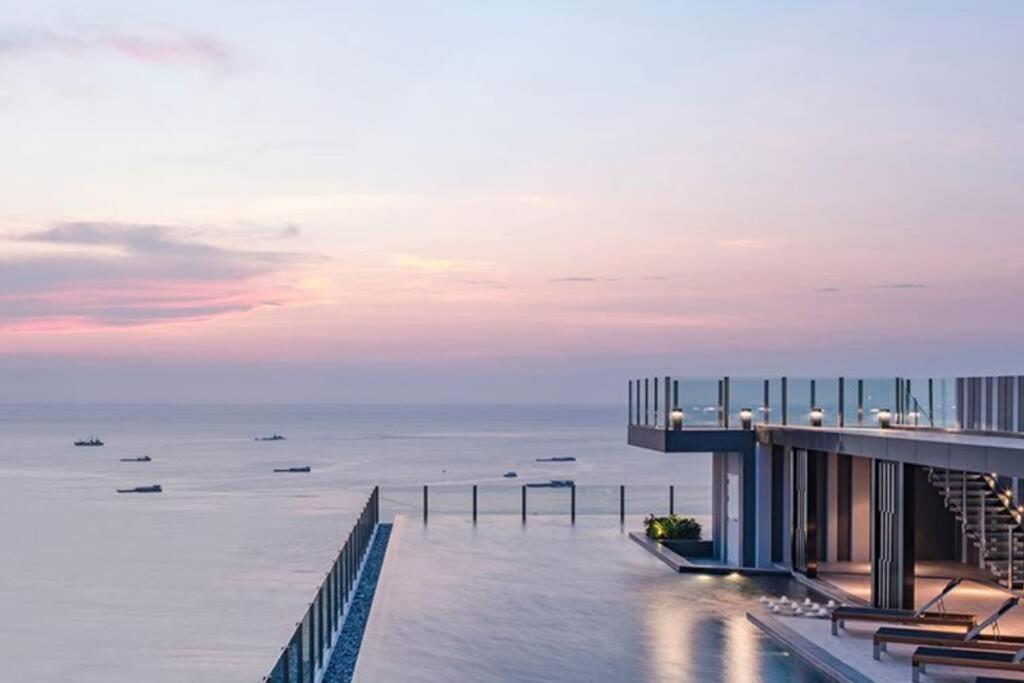 The Base Condo Center Of Pattaya Rooftop Swimming Pool מראה חיצוני תמונה